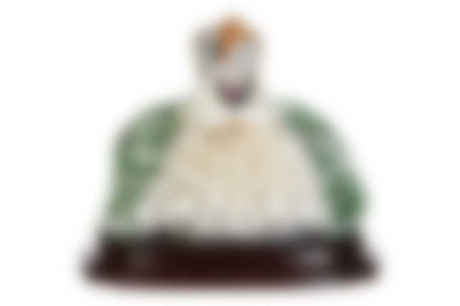 Статуэтка "ДАМА НА СТУЛЕ" высота 23 см