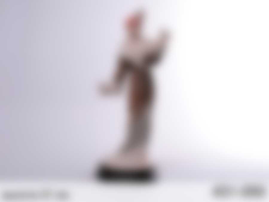 Статуэтка "ДАМА С ГОЛУБЕМ" высота=36 см.