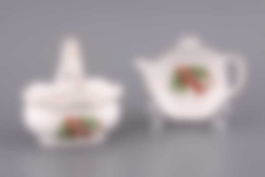 Набор "КЛУБНИКА":конфетница 10*10*7 см.+ подставка под чайные пакетики 9*11 см.