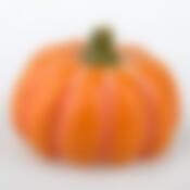 Свеча декоративная House & Holder "Тыква", 10 см х 10 см х 9 см